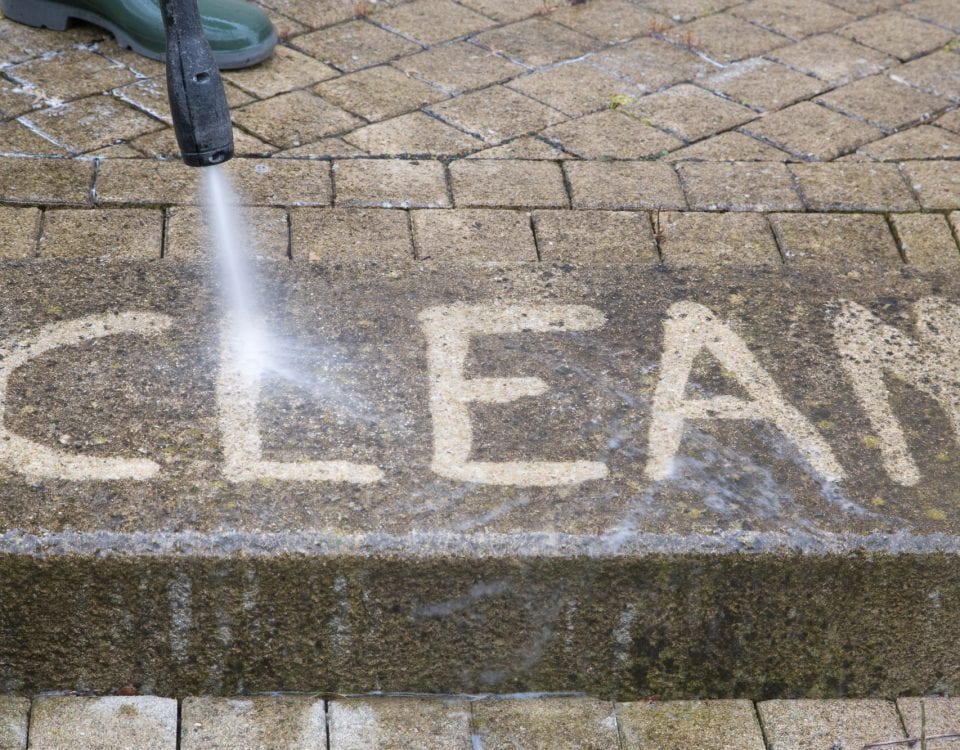 When Is the Best Time to Pressure Wash Your Restaurant?